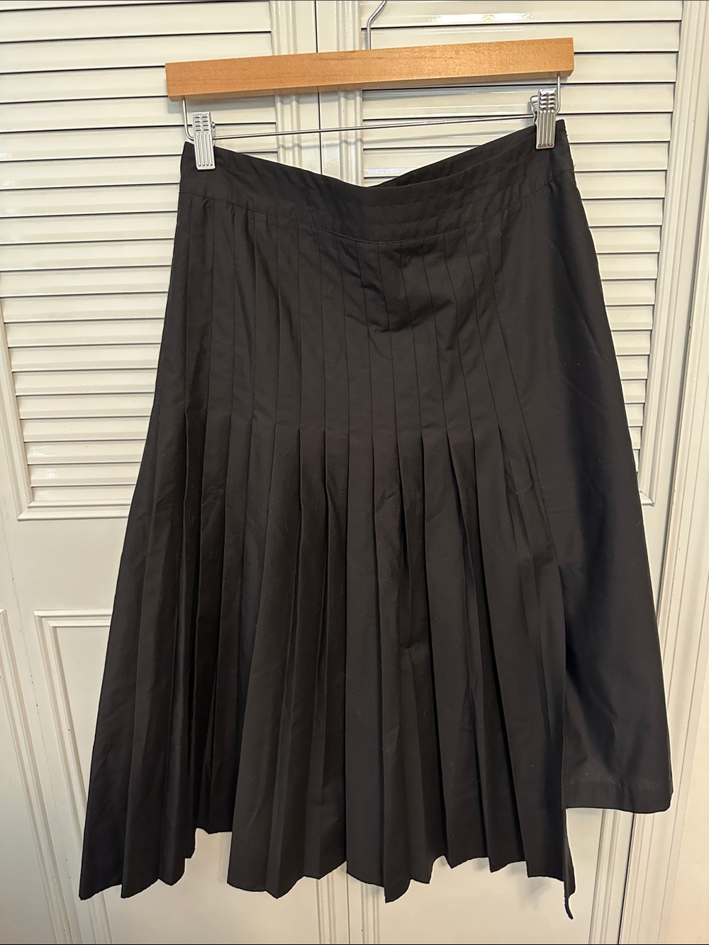 Banana Republic Factory Asymmetrical A-Line Black Pleated Skirt